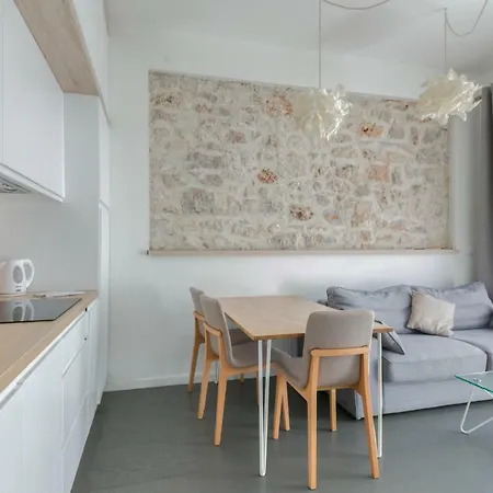 Available And Secure - With Balcony In The Golden Square